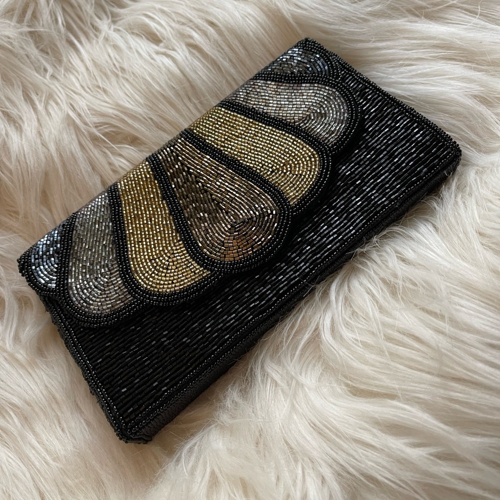 Carol M. Studio Vintage Ombre Scalloped Beaded Shell Clutch with Matching Belt - Picture 3 of 14